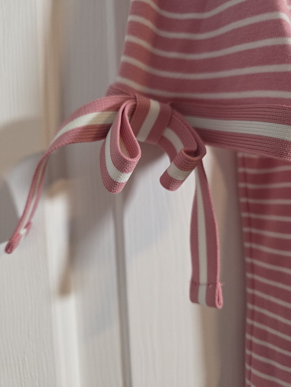 Lauren Ralph Lauren White and Pink Stripe Short Sleeve Top with Bows, Size Med - Picture 4 of 9